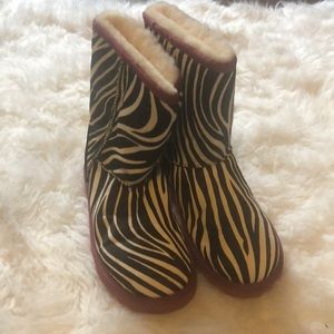 Zebra print ugg preown
